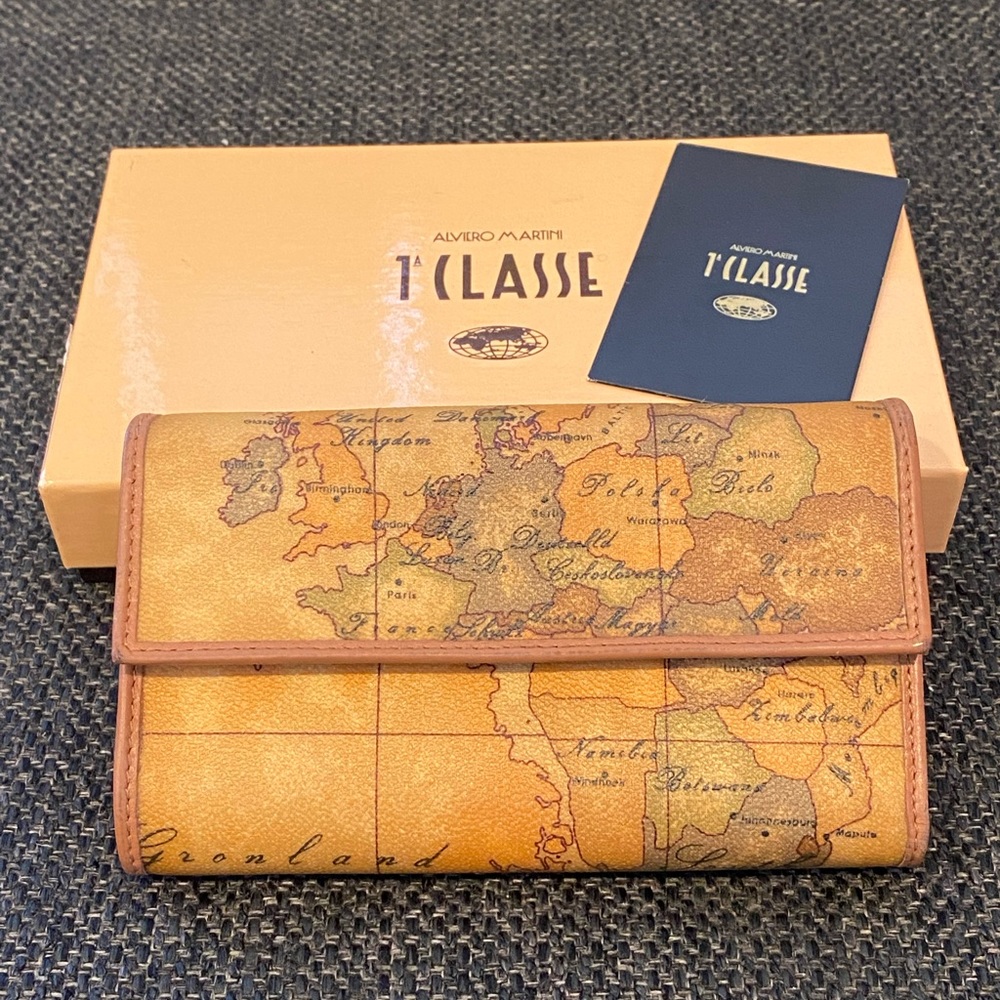 Alviero Martini medium bifold wallet